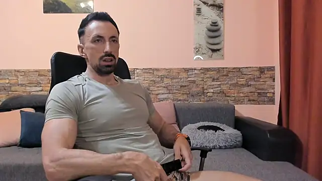 HotHunkTrainer Chat XXX live