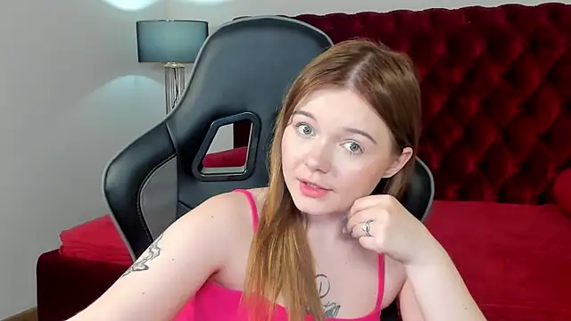 ElinaVale Chat XXX in diretta