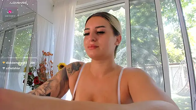 Ella_Vee Adlı Modelin Canlı XXX Sohbeti