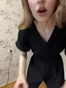 XXX chat uživo modela MeowyChans