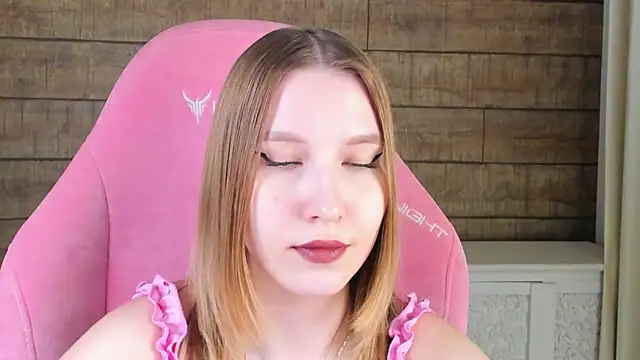 LiliLinn লাইভ XXX চ্যাট