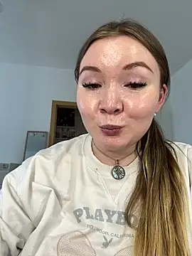Amalie_Smith live XXX chat
