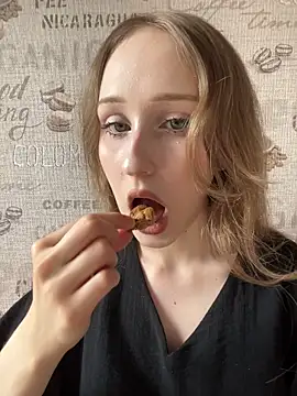 MeowyChans লাইভ XXX চ্যাট