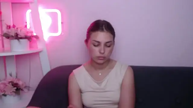 MilanaAngelAs Chat XXX in diretta