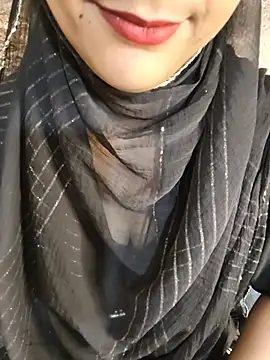 Indian-Aleena Chat XXX in diretta