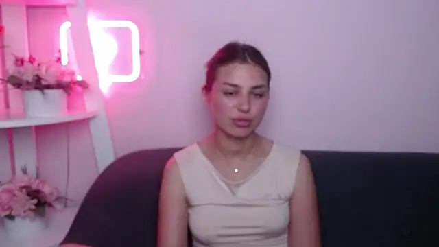 MilanaAngelAs: απευθείας συνομιλία ΧΧΧ