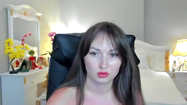 Chat +18 de RosiAlina ao vivo
