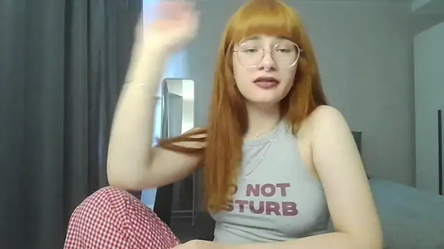 Chat +18 de NeeCarfave ao vivo