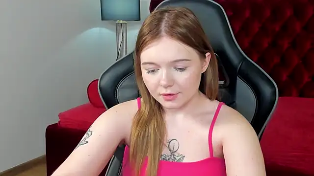 Chat +18 de ElinaVale ao vivo
