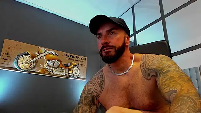 AronGrant's Live XXX Chat