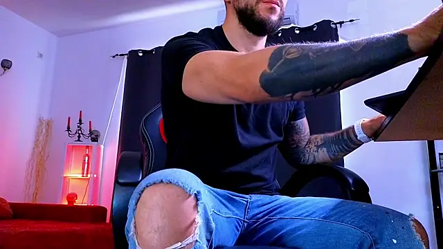 Chat XXX Live MightyAaron66