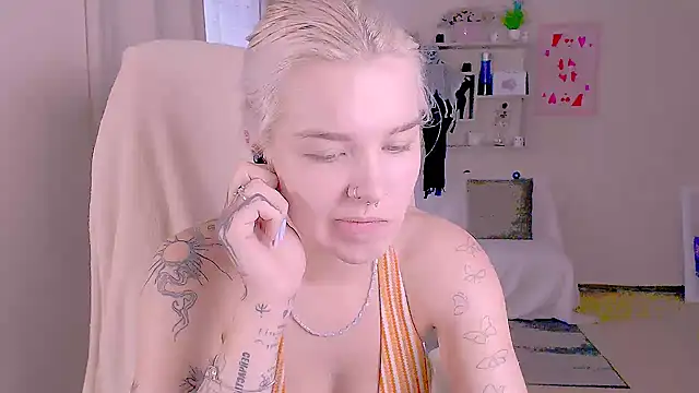 Hot_Blonda's Live XXX Chat