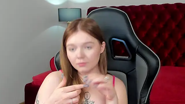 Chat XXX en directo de ElinaVale