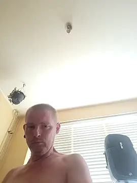 Živý XXX chat piercingpik