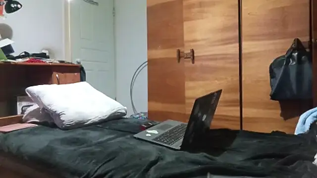 NickiKisinger's Live XXX Chat