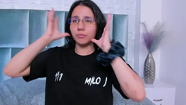 Czat XXX na żywo – HollyPeach
