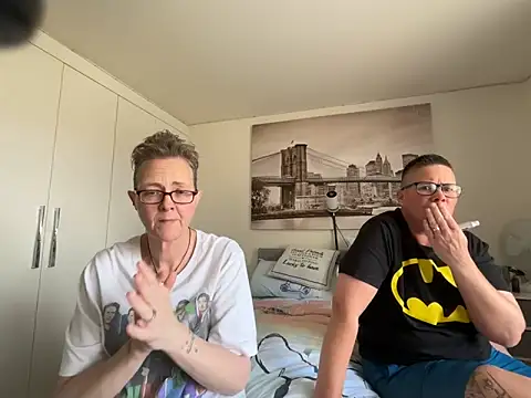 XXX chat uživo modela Curvy-Jinx