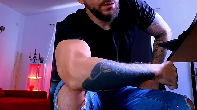 Chatroom XXX en direct de MightyAaron66