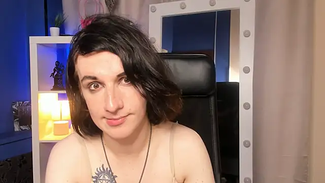 MickeQuinee Chat XXX in diretta