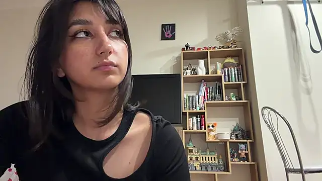 PaintedDisplay live XXX chat