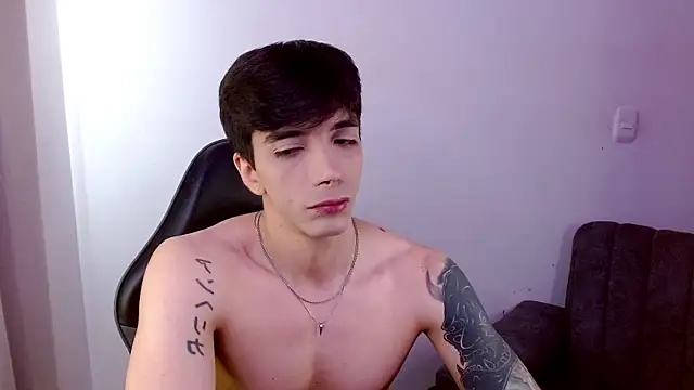 H3ll_B0I – webcam-show