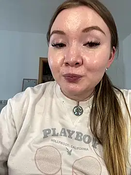 Czat XXX na żywo – Amalie_Smith