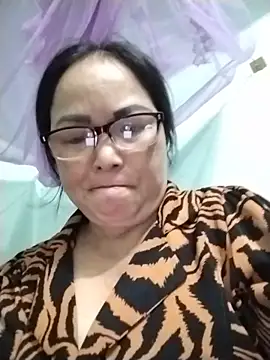 Czat XXX na żywo – Naaya8109