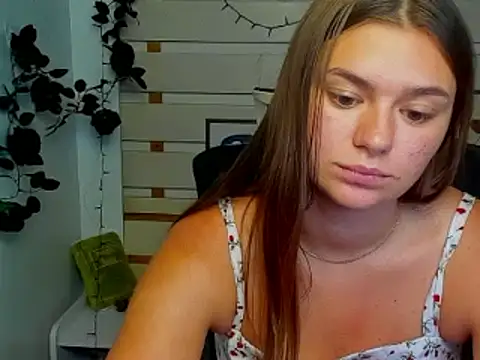Josephine_Kiss Adlı Modelin Canlı XXX Sohbeti