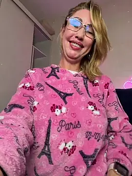 Czat XXX na żywo – RAIRAsexy
