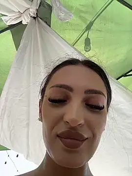 VictoriaLanes Adlı Modelin Canlı XXX Sohbeti