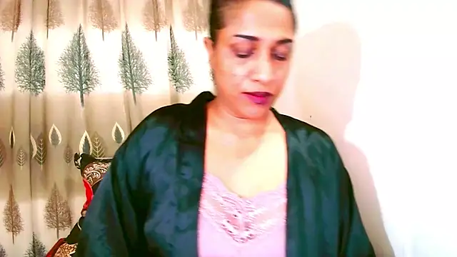 Czat XXX na żywo – Indian_Erotic69