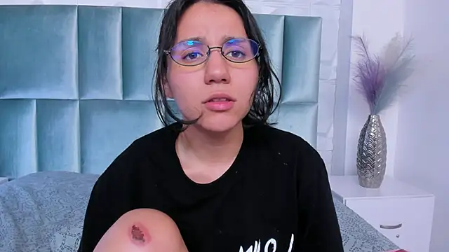 HollyPeach Obrolan Langsung XXX