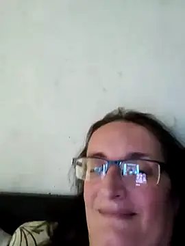 Ulyana396 即時 XXX 聊天