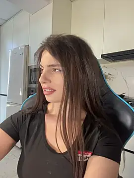 צ'אט XXX בשידור חי של CurlyLara