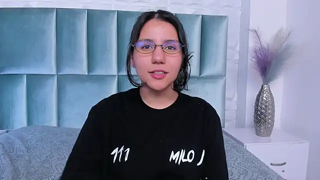 HollyPeach 라이브 XXX 채팅