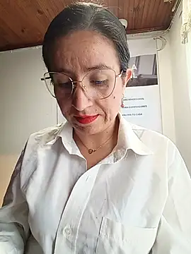 Valentina--1 live XXX chat