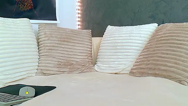 Amira_a Adlı Modelin Canlı XXX Sohbeti