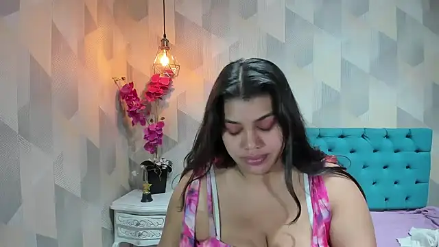 LindaBreeS' Live XXX Chat