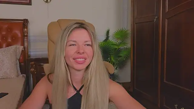 Real_Tini Chat XXX in diretta