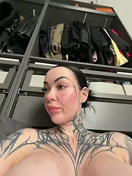 PralinaLive Live XXX-Chat