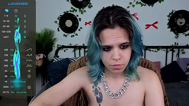 LiraBelle Adlı Modelin Canlı XXX Sohbeti