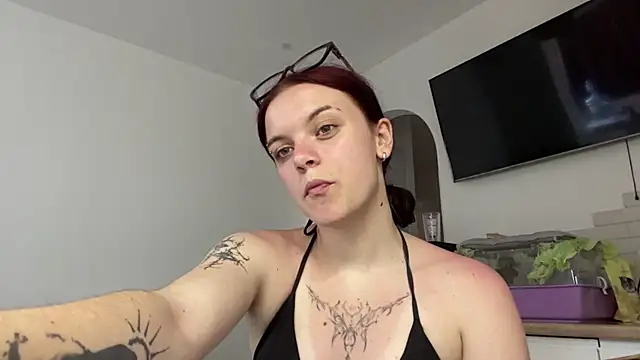 AudriaCriner's Live XXX Chat