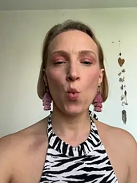 UmaTruewoman Chat XXX live