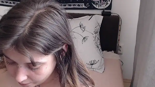 AlienforTwentyn Live XXX chat