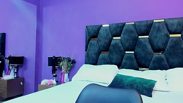 MaluJensen Adlı Modelin Canlı XXX Sohbeti