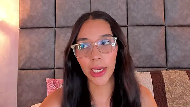 Roseaurora live XXX chat