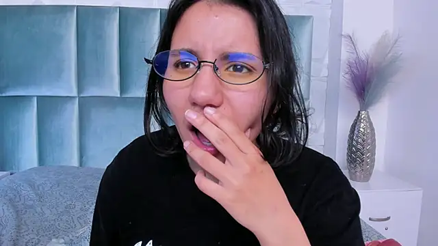 HollyPeach Live XXX Chat