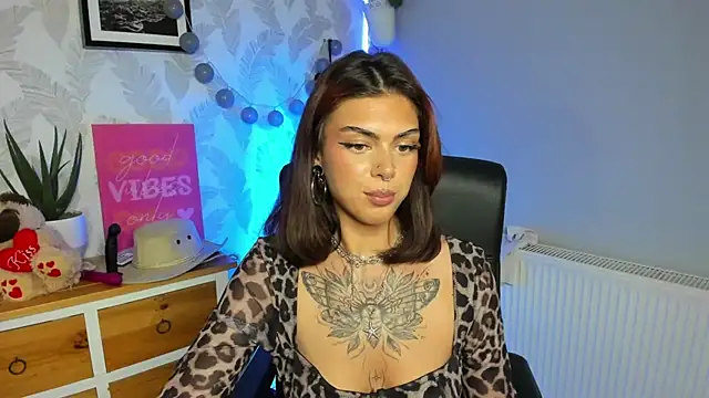 Chat +18 de Nova_SIN ao vivo