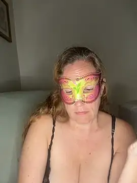 largeboobies30 Chat XXX in diretta