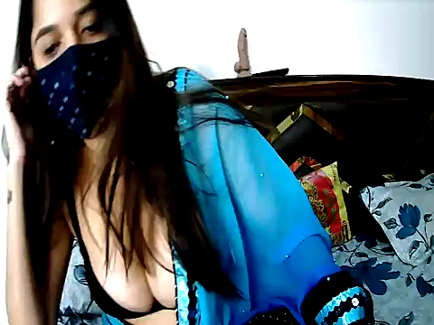 Gloie4u Chat XXX live